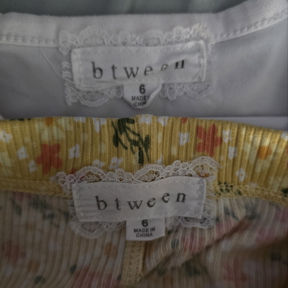 BTWEEN: 2-Piece Set, SS Top w/🦋 & Flutter Sleeves, Matching Pants, Size: 6, EUC - Picture 10 of 12
